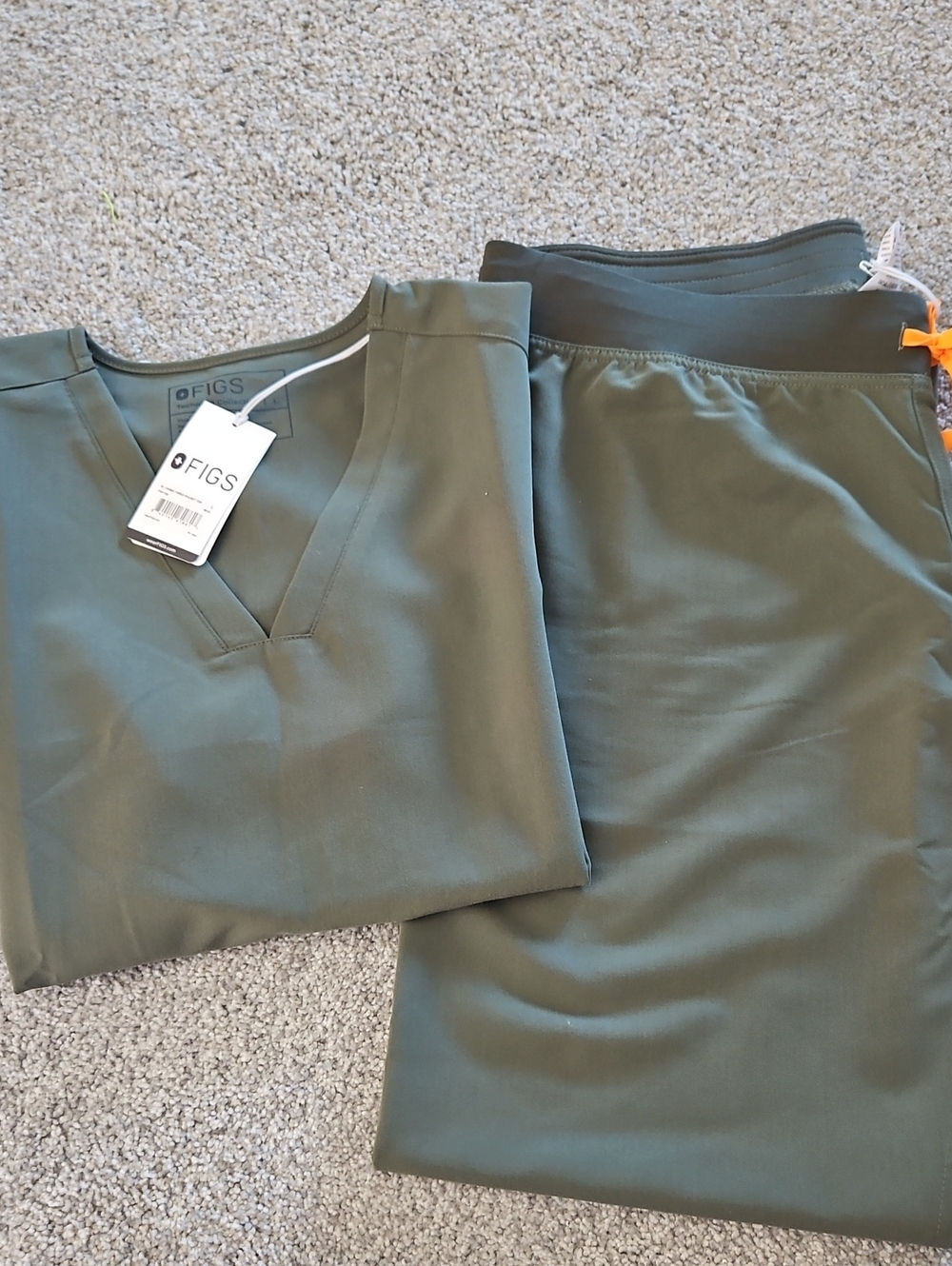 NWT FIGS Moss Women's Scrub Top and Pants